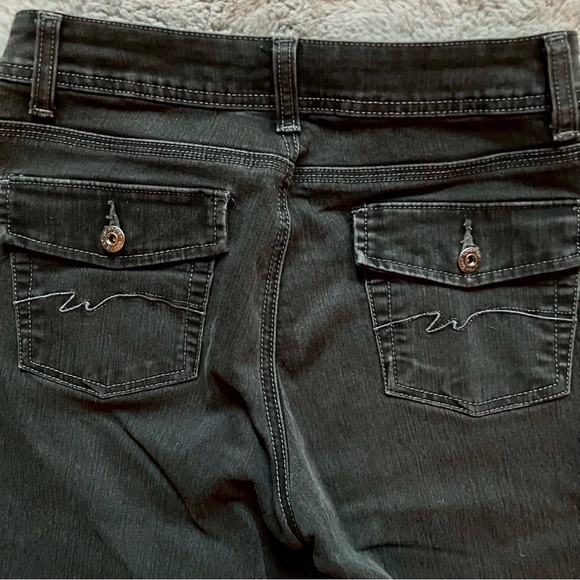 Wranglers, boot cut, size washed off tags but added measurements in the pictures - Picture 4 of 9
